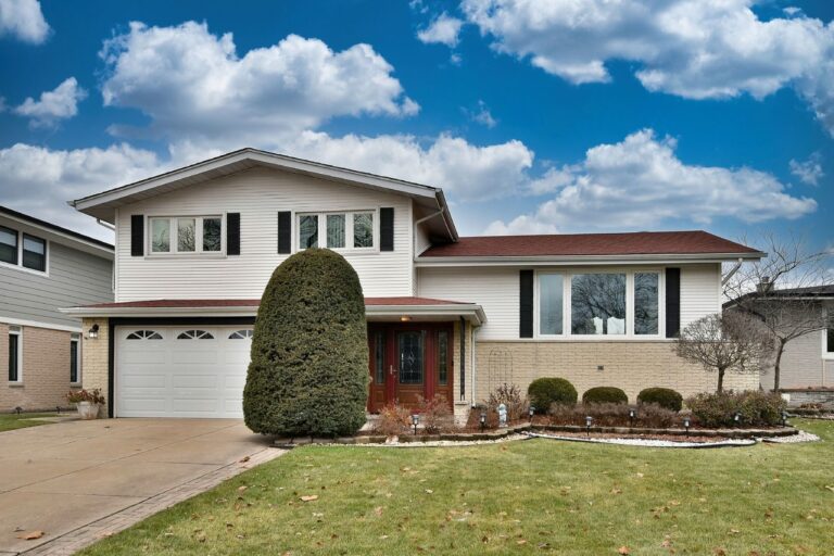 4708 W 103rd StOak Lawn 768x512